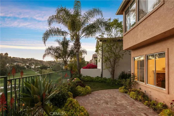 3623 Calle Joaquin, Calabasas, California 91302