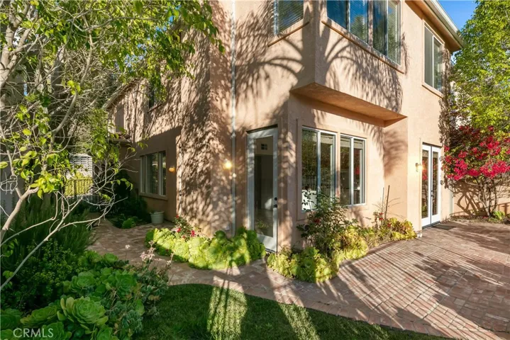 3623 Calle Joaquin, Calabasas, California 91302