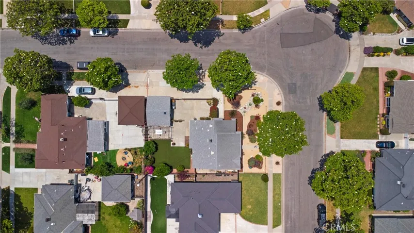 Wow look at the LOT size -aerial view.