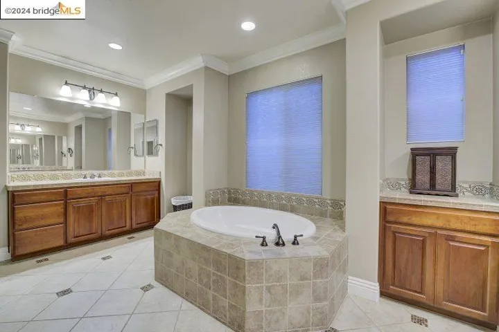 403 Silver Spur Ln, Oakley, California 94561