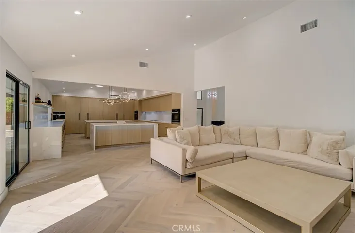 22434 Itasca Street, Chatsworth, California 91311