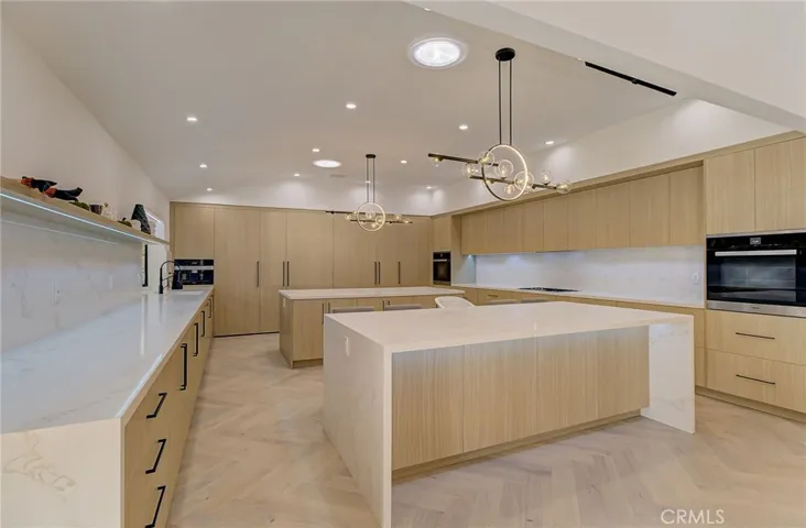 22434 Itasca Street, Chatsworth, California 91311