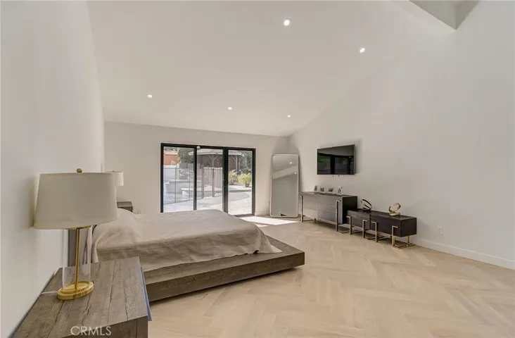 22434 Itasca Street, Chatsworth, California 91311