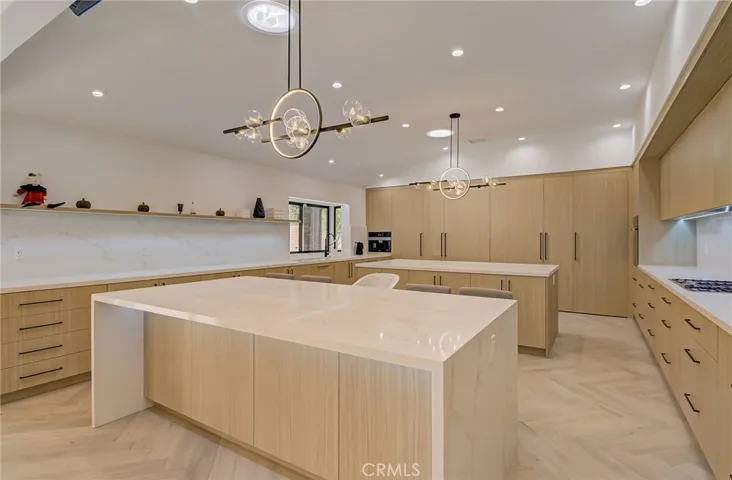 22434 Itasca Street, Chatsworth, California 91311