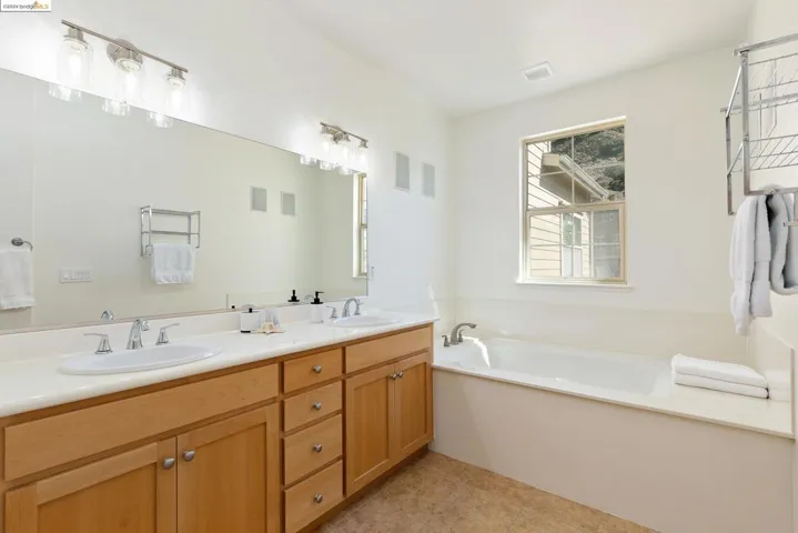 6134 Old Quarry Loop, Oakland, California 94605