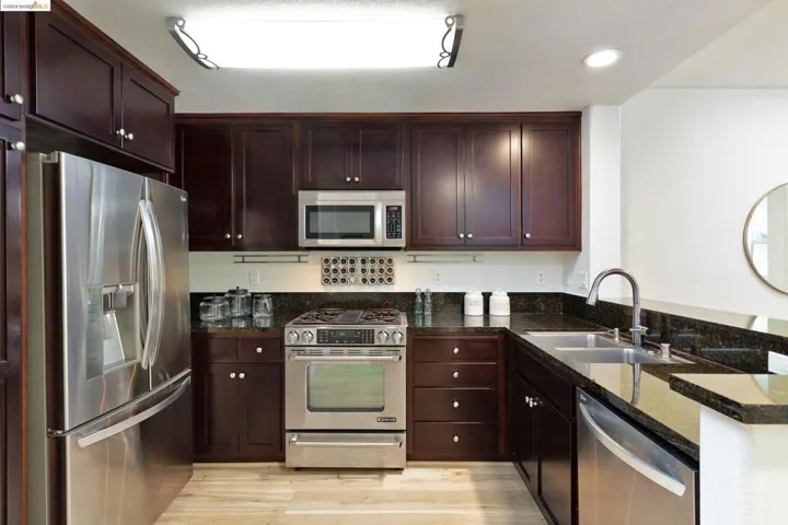 6134 Old Quarry Loop, Oakland, California 94605