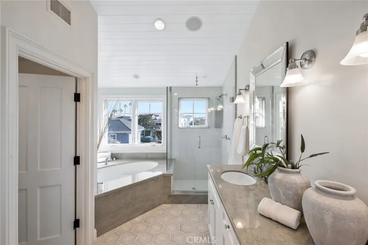 1701 E Balboa Boulevard, Newport Beach, California 92661