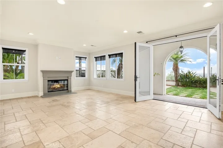 Living room w/French doors