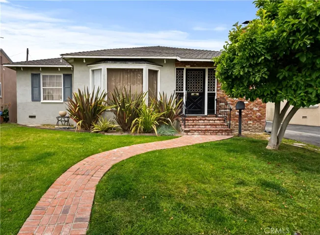4447 Palo Verde Avenue, Lakewood, California 90713