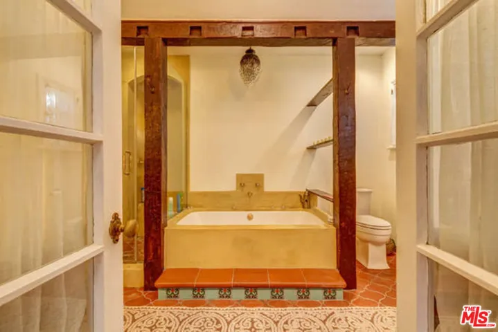 Main Bathroom