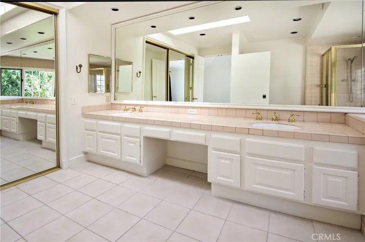 28820 King Arthur Court, Rancho Palos Verdes, California 90275