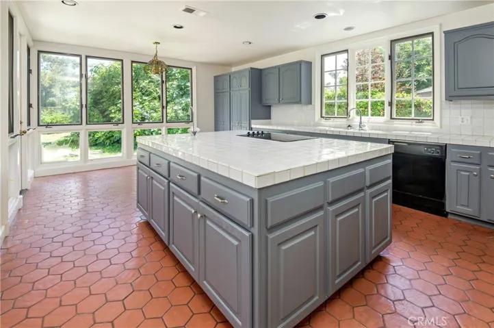 28820 King Arthur Court, Rancho Palos Verdes, California 90275
