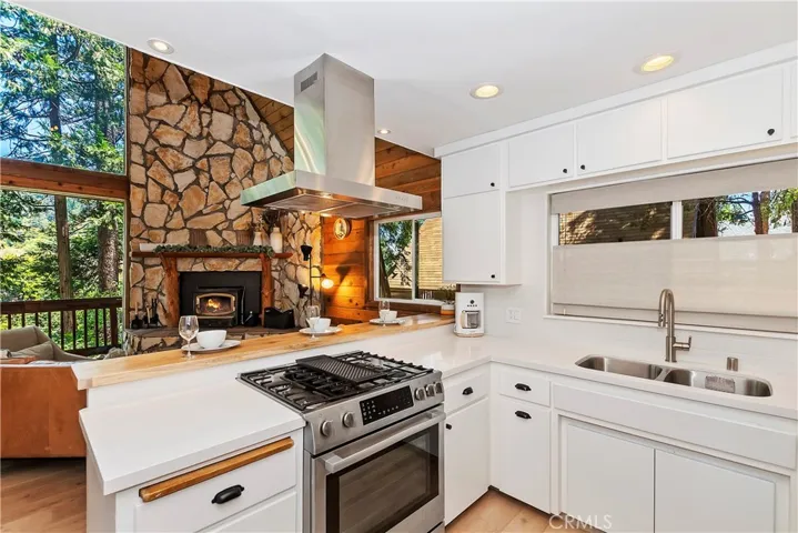 616 Rose Hill Drive, Crestline, California 92325