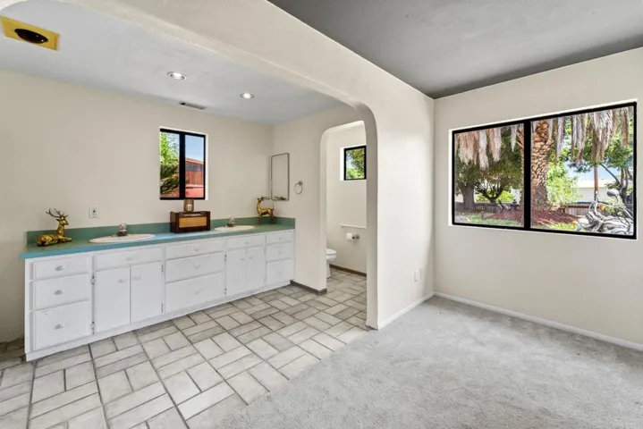 Main Level - Primary Bathroom