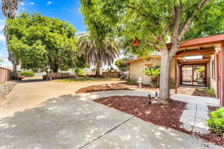 1469 Melody Ln, El Cajon, California 92019
