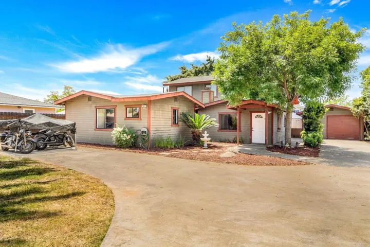1469 Melody Ln, El Cajon, California 92019