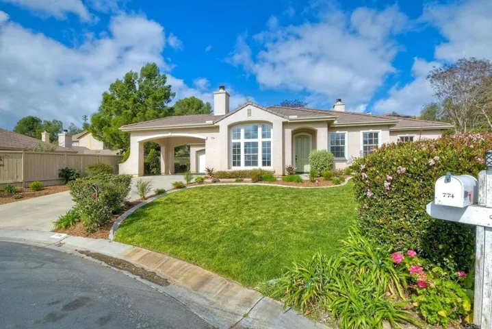 774 Glenhart Place, Fallbrook, California 92028