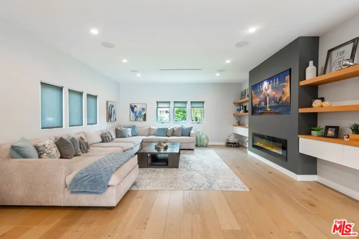 4629 Cerro Verde Place, Tarzana, California 91356