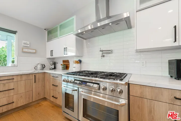 4629 Cerro Verde Place, Tarzana, California 91356