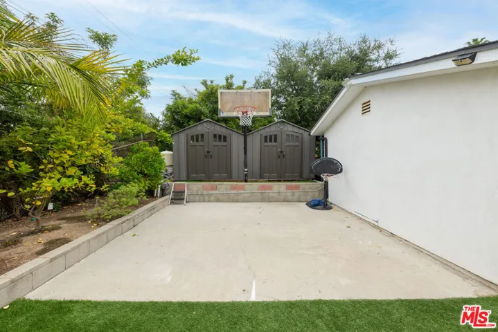 4629 Cerro Verde Place, Tarzana, California 91356