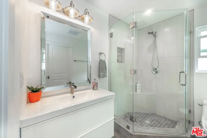 4629 Cerro Verde Place, Tarzana, California 91356