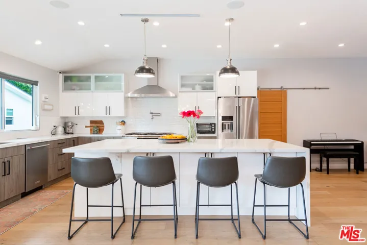 4629 Cerro Verde Place, Tarzana, California 91356