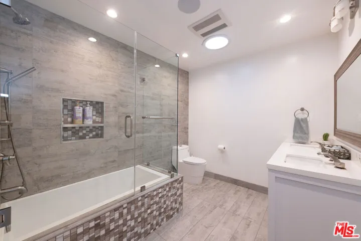4629 Cerro Verde Place, Tarzana, California 91356