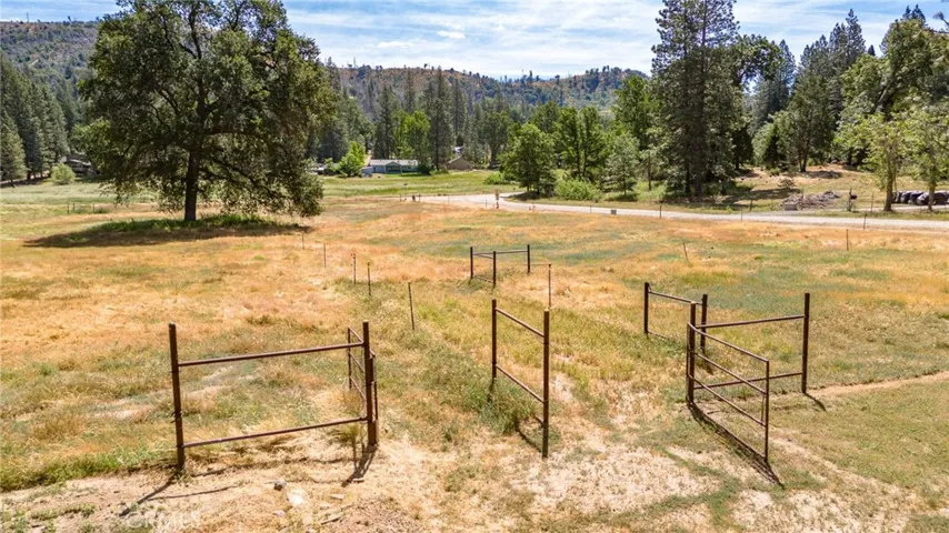 6890 Double Eagle Road, Mariposa, California 95338