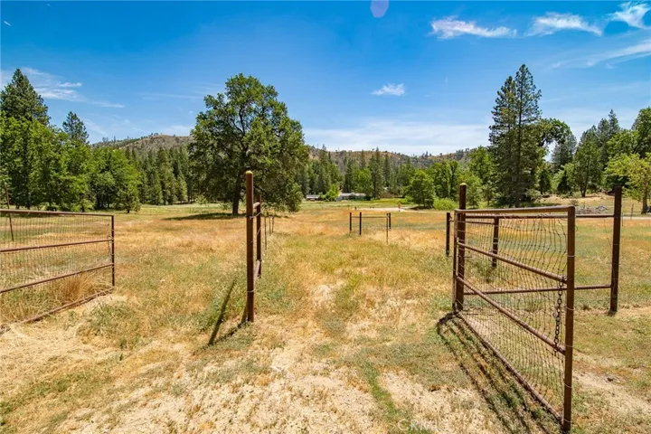 6890 Double Eagle Road, Mariposa, California 95338