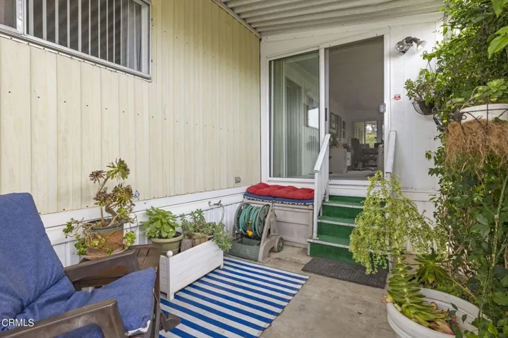 42-web-or-mls-UpmarketMedia-46Deb-147
