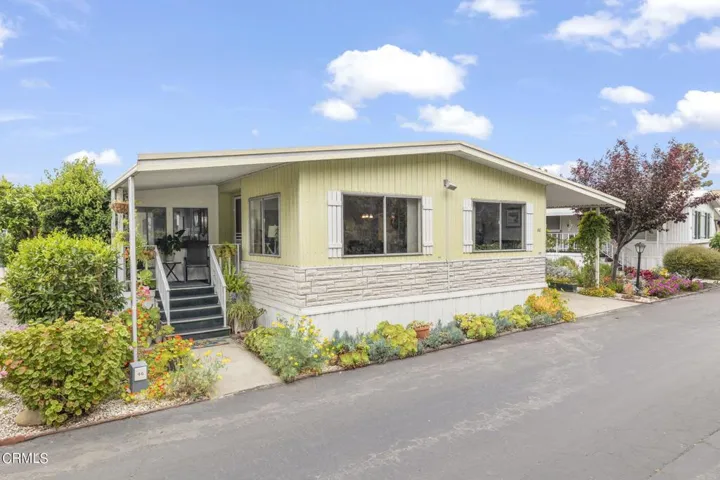 3-web-or-mls-UpmarketMedia-46Deb-126