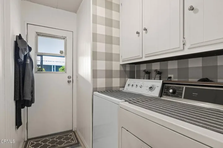 36-web-or-mls-UpmarketMedia-46Deb-90