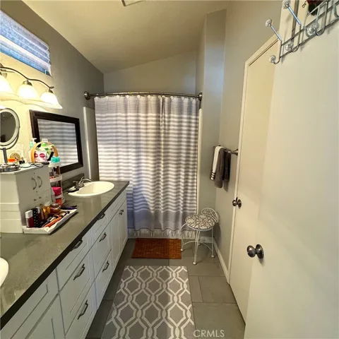 13950 Hillcrest Drive, Fontana, California 92337