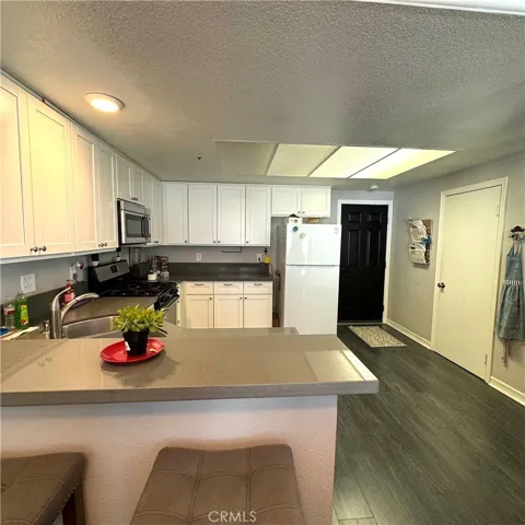 13950 Hillcrest Drive, Fontana, California 92337