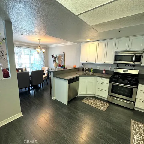 13950 Hillcrest Drive, Fontana, California 92337