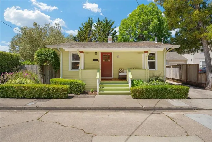129 May Avenue, Santa Cruz, California 95062