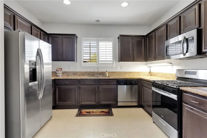 12943 Los Picaros Lane, Victorville, California 92394
