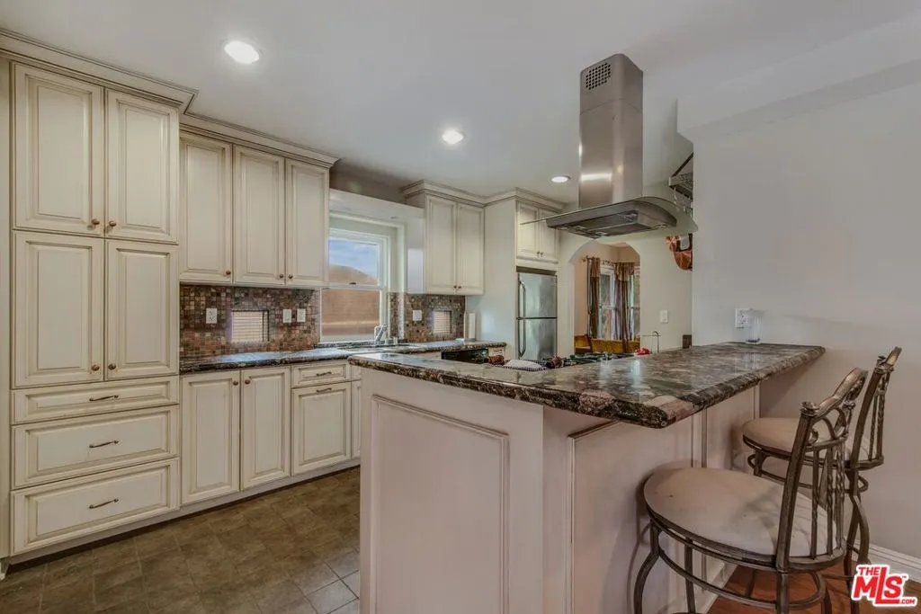 5038 Inadale Avenue, Los Angeles, California 90043 home-pic-4
