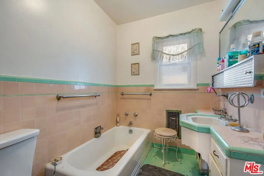 5038 Inadale Avenue, Los Angeles, California 90043 home-pic-15