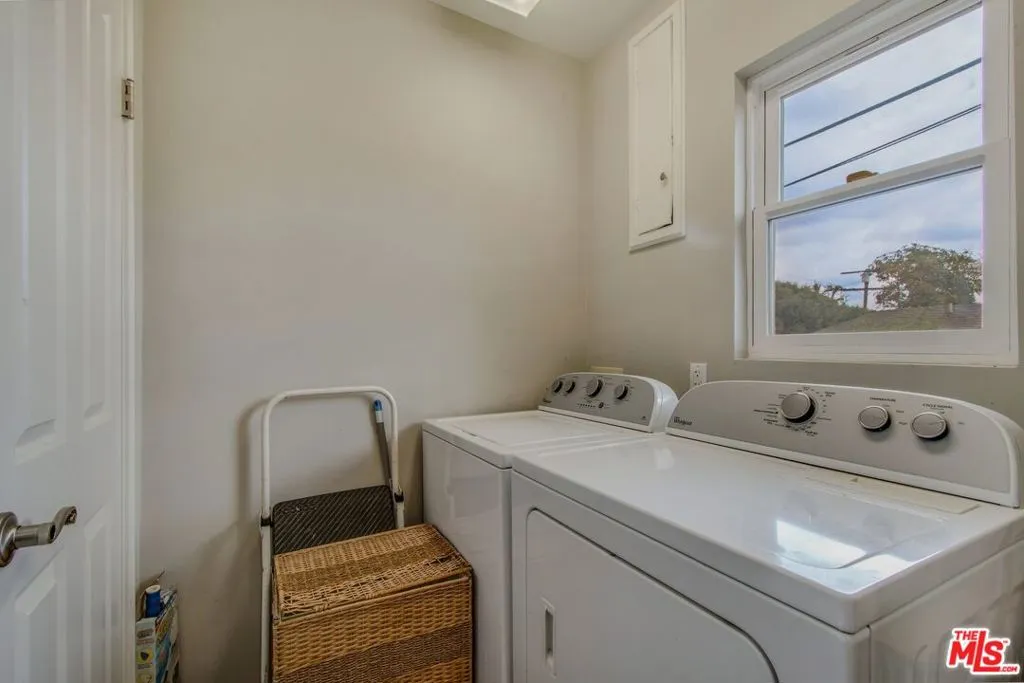 5038 Inadale Avenue, Los Angeles, California 90043 home-pic-11