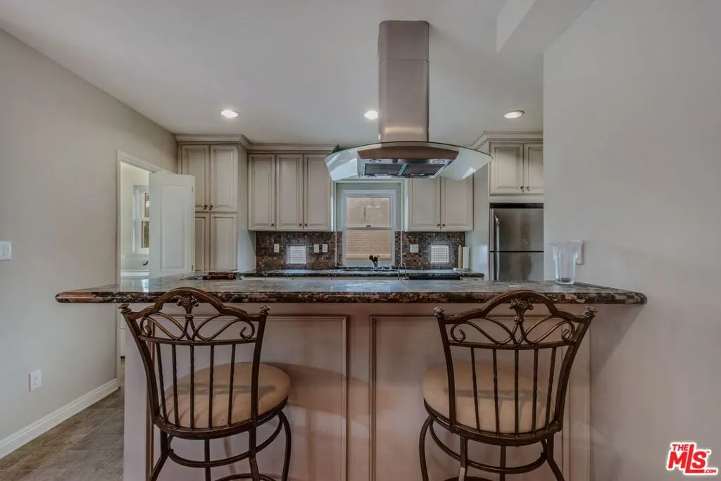 5038 Inadale Avenue, Los Angeles, California 90043 home-pic-16