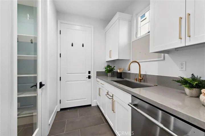220 Parkwood, Irvine, California 92620