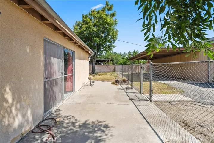10853 Locust Avenue, Bloomington, California 92316