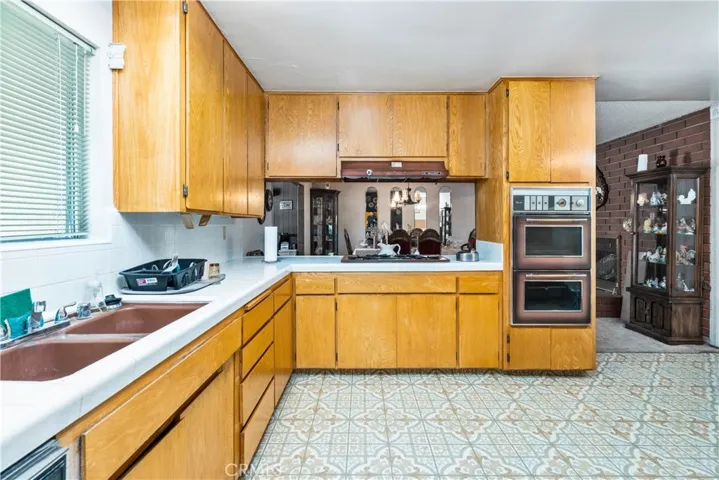 10853 Locust Avenue, Bloomington, California 92316