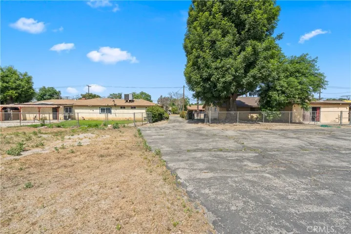 10853 Locust Avenue, Bloomington, California 92316