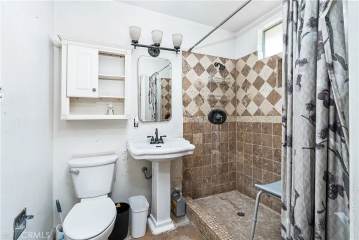 10853 Locust Avenue, Bloomington, California 92316