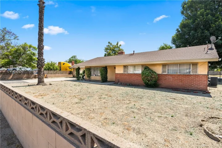 10853 Locust Avenue, Bloomington, California 92316