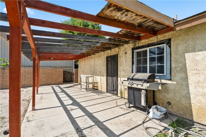 10853 Locust Avenue, Bloomington, California 92316