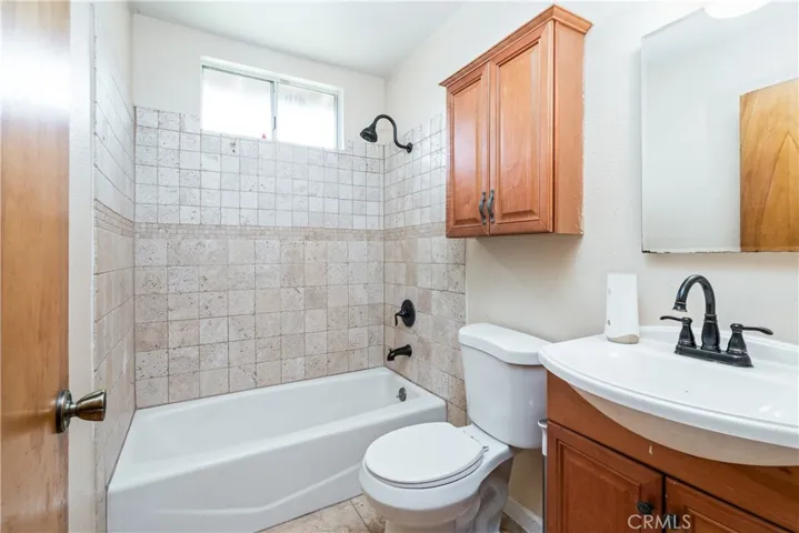 10853 Locust Avenue, Bloomington, California 92316
