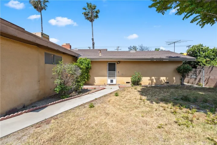 10853 Locust Avenue, Bloomington, California 92316